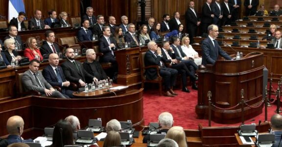 As Serbia “s’e bëri dot” qeverinë/ Dështon seanca, parlamenti do të mblidhet përsëri!