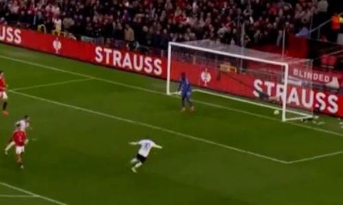 Me një lojtar më pak, Lyoni kalon në epërsi ndaj Man Utd në vazhdime