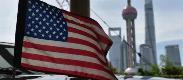 Kina thotë se “dera e dialogut është e hapur” për bisedimet tregtare me SHBA