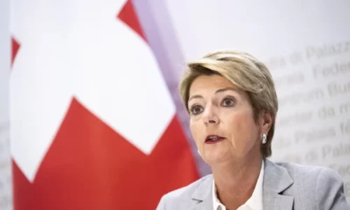 Tarifat e Donald Trump ndaj BE’së prekin edhe Zvicrën, Presidentja Keller Sutter synon takim me Trump