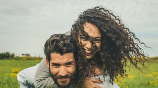 Zbulohet mosha e lumturisë së plotë/ Studimi 85-vjeçar i Harvardit jep përgjigjen befasuese