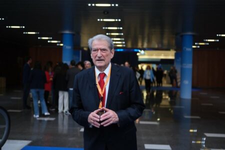 Berisha flet nga Spanja: E gjithë bota pret fitoren e PD-së në 11 maj