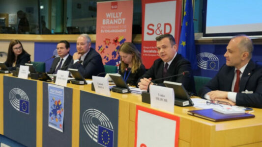 Balla: Kërkojmë hapjen e negociatave për anëtarësimin e Kosovës në BE