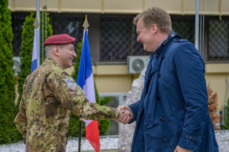 ​Sorenseni takon komandantin e KFOR’it, diskutojnë për situatën e sigurisë në Kosovë dhe rajon