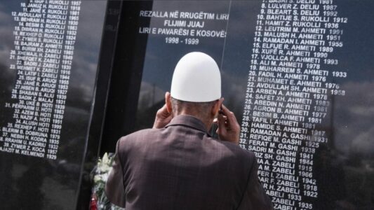 ​Mungesa e bashkëpunimit juridik me Serbinë sfidë për krimet e luftës në Kosovë