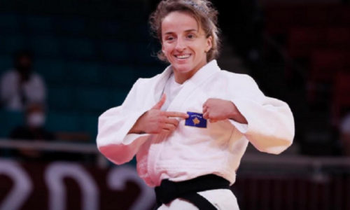 I rrahu serben e holandezen, Distria shkon në gjysmëfinale të Evropianit