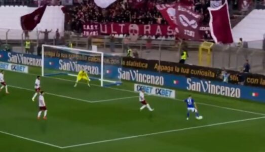 Vojvoda asiston bukur kundër ish-skuadrës së tij