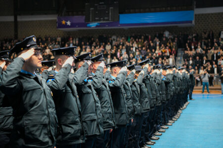 Pa gradime, zyrtarë policorë mbajnë pozita në të cilat s’janë emëruar