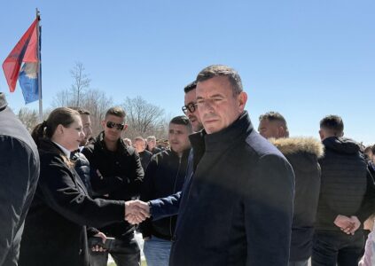 Xhafer Gashi nderon të rënët në Betejën e Koshares