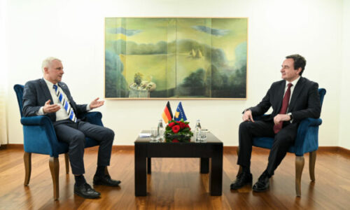 Rohde i shkon në zyrë Kurtit