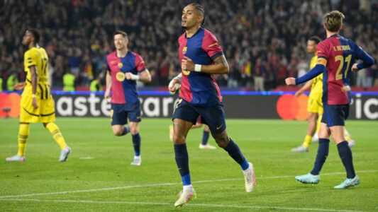 Barcelona dhe PSG e kryejnë gjysmën e punës, mposhtin Dortmund dhe Aston Villa me rezultat bindës