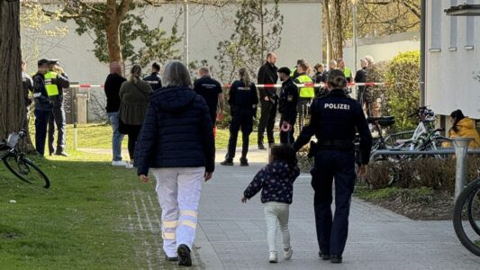 E rëndë: Burri në Munih ther me thikë gruan në sy të djalit 7-vjeç, raportohet se të dy janë nga Kosova