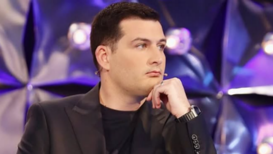 Arbër Hajdari flet pas Big Brother: Ka dyfytyrësha plot, njëri më shau pastaj më përqafoi