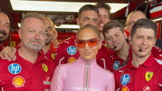 Jennifer Lopez kritikohet për koncertin e saj 80 kilometra larg Mekës: Performanca cilësohet si ‘fyerje ndaj Islamit’