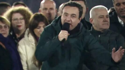 ‘LyDykyhi dhe Pydykyhi’, ‘Çfarë hajvanash’: Kurti harron ofendimet e rënda ndaj opozitës – ia nis me ftesa për takime