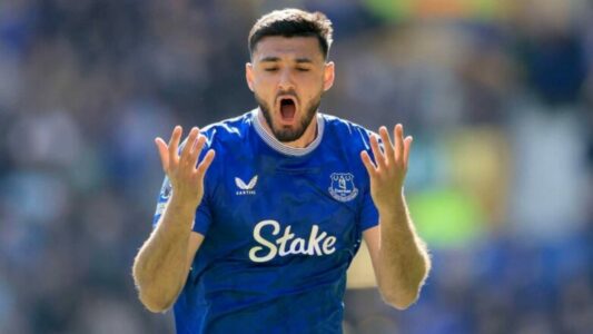 Evertoni nuk do të shfrytëzojë opsionin e blerjes për Armando Brojën, por Chelsea pret interesim të konsiderueshëm