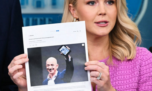 Shtëpia e Bardhë akuzon Amazon për akt ‘armiqësor dhe politik’ për shfaqjen e kostove tarifore