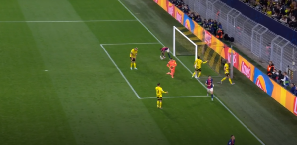 Bensebaini shënon autogol, Barcelona “shlirohet” ndaj Dortmundit