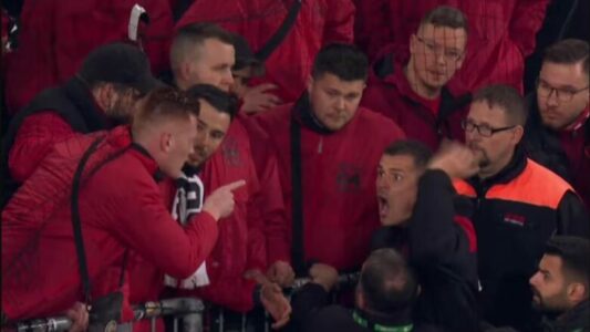 Granit Xhaka u përplas keq me tifozët e Leverkusenit pas eliminimit të turpshëm nga Kupa e Gjermanisë