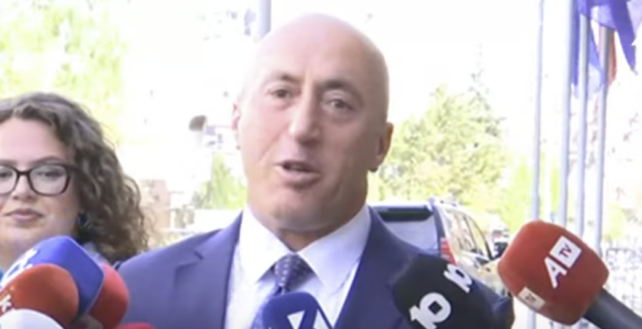 Haradinaj, Kurti: Ose bëje shumicë ose lësho rrugë