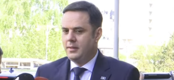 Abdixhiku: Votat e PDK-së dhe AAK-së për Bashën janë gabim trashanik, po hyjmë në krizë të re