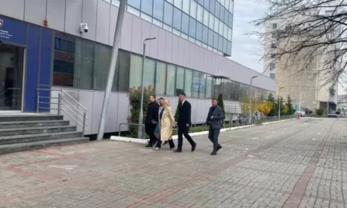 Tik-tak’u po afron për formimin e Qeverisë: Kurti vazhdon takimet me përfaqësuesit e partive të pakicave