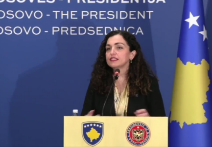 Presidentja Osmani mban konferencë për media