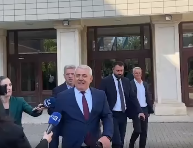 “S’kanë shpëtim” Sveçla ‘godet’ opozitën nga ‘inati’ që partia e tij nuk i ka votat