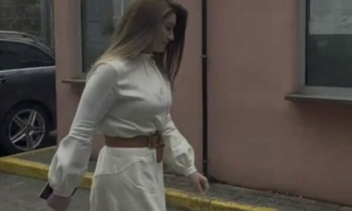 Masa me detyrim të paraqitjes, bashkëshortja e Erion Veliajt shkon në SPAK