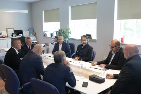 Çështja e mbeturinave: Rama në takim me komunat tjera aksionare vendosin të angazhojnë operatorë privatë