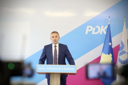 PDK: Me bllokadë politike dhe rritje çmimesh, Albin Kurti po vështirëson jetën e qytetarëve dhe po shuan vende pune