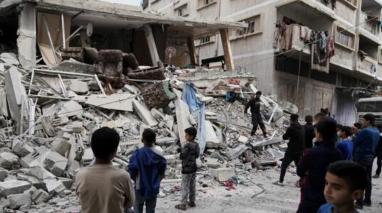 Raportohet për 16 të vrarë nga sulmet izraelite në Gazë