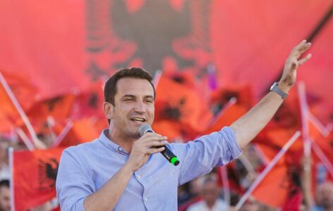 Veliaj reagon nga burgu pas fitores së PS-së: Kam mësuar se shqiptarët nuk mashtrohen më nga Salihu &co