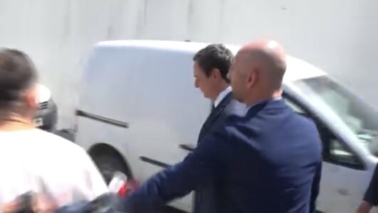 AGK dënon fuqishëm pengimin e gazetarit nga mbrojtja e afërt e Kurtit