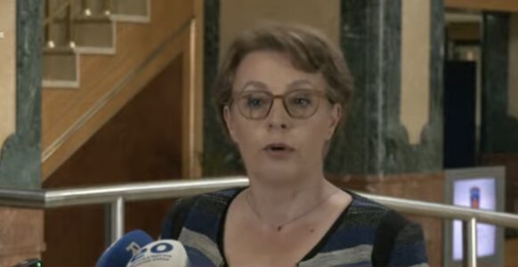 Eskalon Gërvalla: Akuzon opozitën se po bën pazare me Listën Serbe, thotë se po blejnë kohë