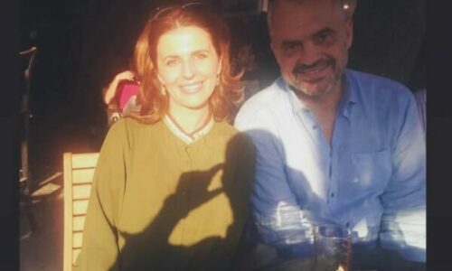 Vlora Çitaku uron Edi Ramën me foton që e ka shkrepur dora e Hashim Thaçit