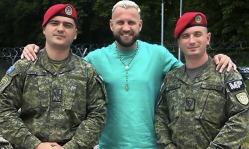 Luizi për Policinë Ushtarake të Kosovës: “Mbi tokë të lirë, ecin burra të fortë”