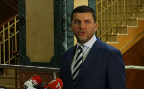 Përfundon pa sukses takimi mes Kurtit dhe Krasniqit, qëndrimet mbeten të njëjta