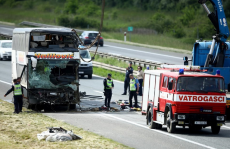 Dy të vdekur, 31 të lënduar në një aksident trafiku në Kroaci