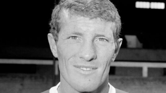 Ndahet nga jeta ish-futbollisti Liverpoolit, Willie Stevenson