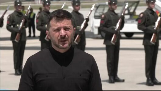 Zelensky shkon në Ankara, pritet të nis takimin me Erdogan