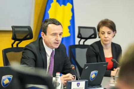 Vendimi për shtesat e lehonave shkakton debat: Qeveria në detyrë akuzohet për tejkalim të kompetencave