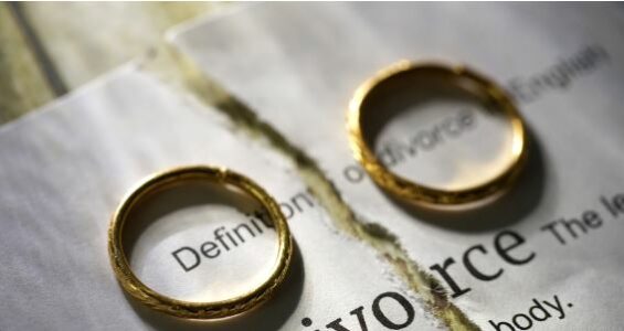 Tetë vite pas, çifti i njohur i shoubizit i jep fund lidhjes