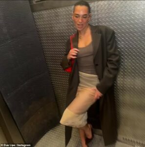 Dua Lipa shfaq stilin e saj modern me një fund transparent, gjatë një takimi në New York