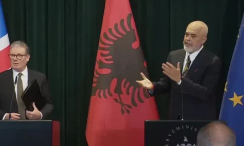 Rama pas takimit me Starmerin: Jemi besnik ndaj Italisë, s’bëjmë marrëveshje emigrantësh me vende të tjera
