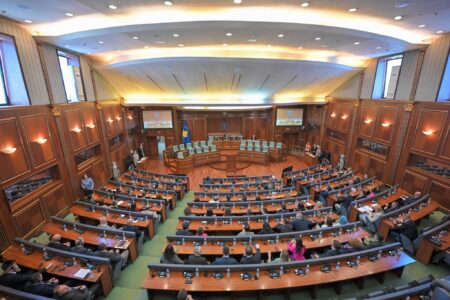 Përpjekjet e fundit, deputetët, dështuan ditën – mblidhen natën