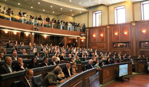 Avokati i Popullit: Bllokada në Kuvend mund të vazhdojë edhe pas vendimit të Kushtetueses