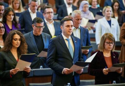 Nga LDK-ja akuza për Kurtin: E bën një hap para e dy prapa, ai po sillet me dy standarde, po e vuajmë këtë mendësi