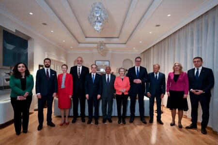 “Ndajmë një kontinent dhe një të ardhme të përbashkët”-Von der Leyen publikon foton me liderët e BP6 në Tiranë