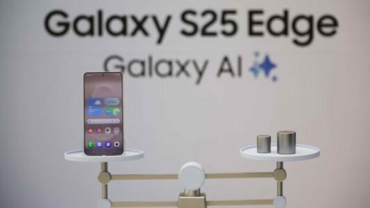 Samsung lanson “telefonin inteligjent më të hollë”